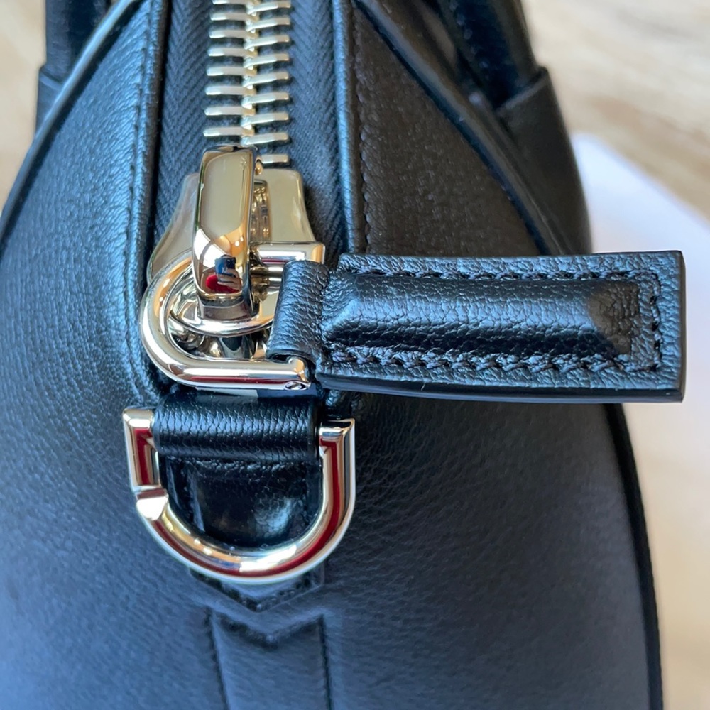 Givenchy Small Antigona Leather Satchel Black - Picture 4 of 14